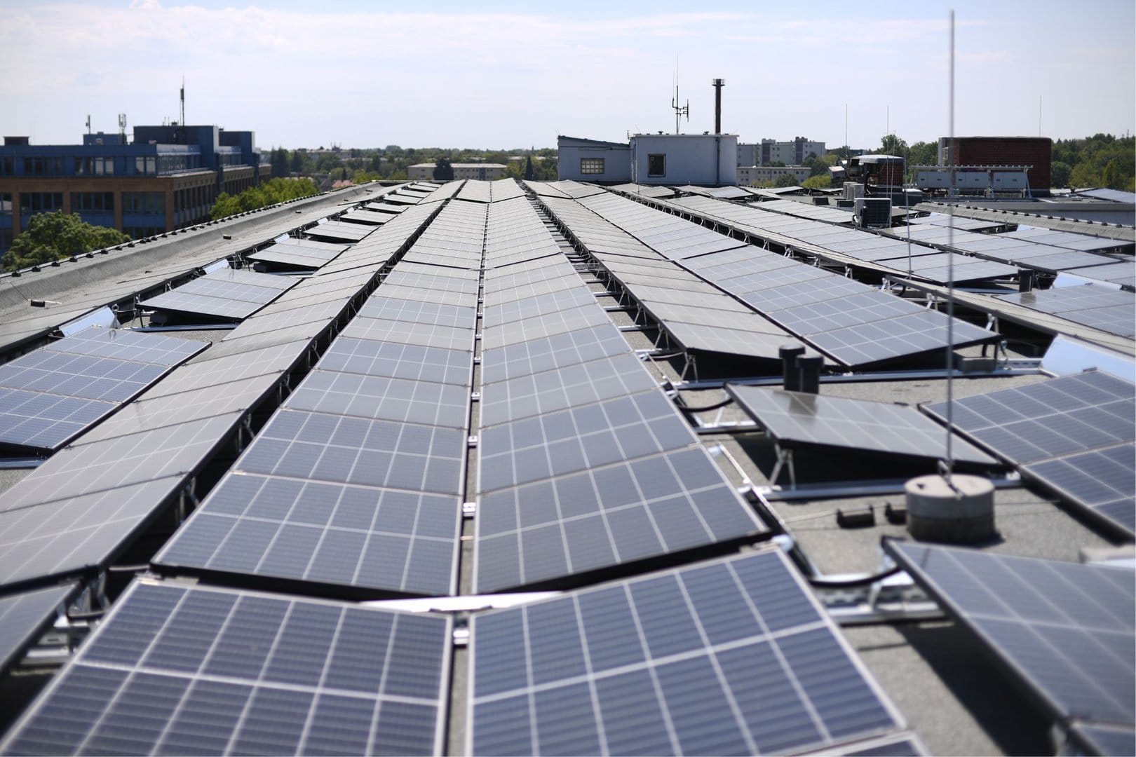 Sisteme fotovoltaice pentru un business profitabil