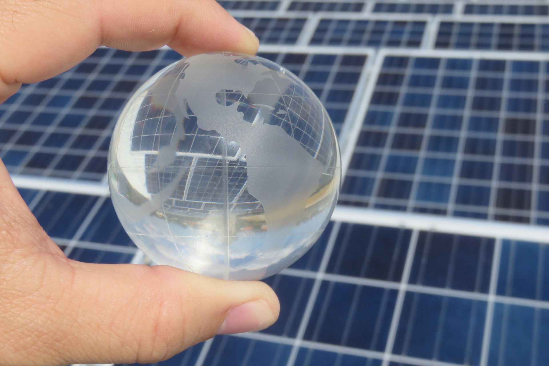 Facturi mai mici pentru afacerea ta, cu panouri solare