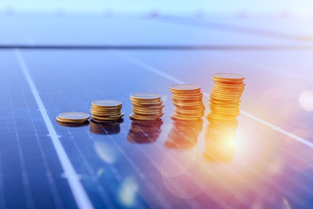 Când vorbim de economia panourilor solare, este bine să luăm în calcul gradul de eficiență al acestora, calitatea producției, fiabilitatea, dar și condițiile de garanție