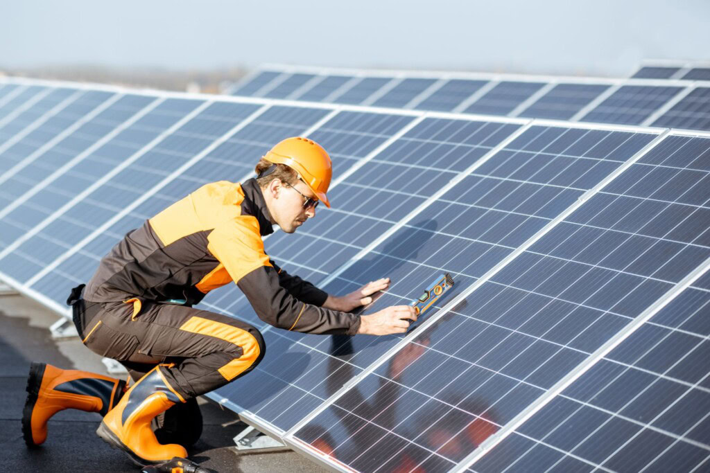 Știința panourilor solare nu este deloc complicată și putem să creăm un viitor curat și sigur cu ajutorul energiei solare